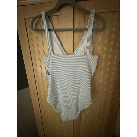 Kindred Bravely Ruffle Wrap Maternity & Nursing One Piece Swimsuit Size S Womens - Picture 3 of 5